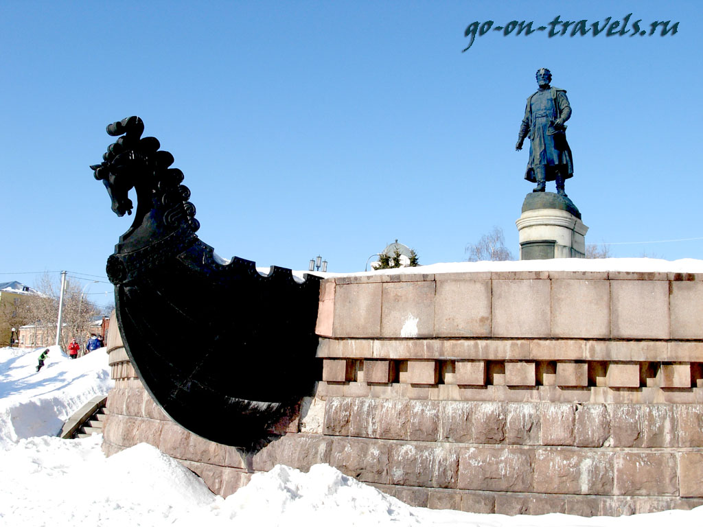 Памятник Афанасию Никитину в Твери