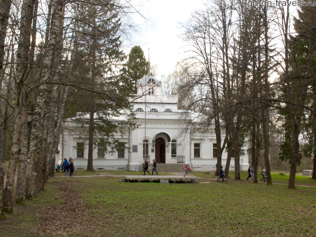Фото достопримечательностей Переславля-Залесского. Музей Ботик Петра 1
