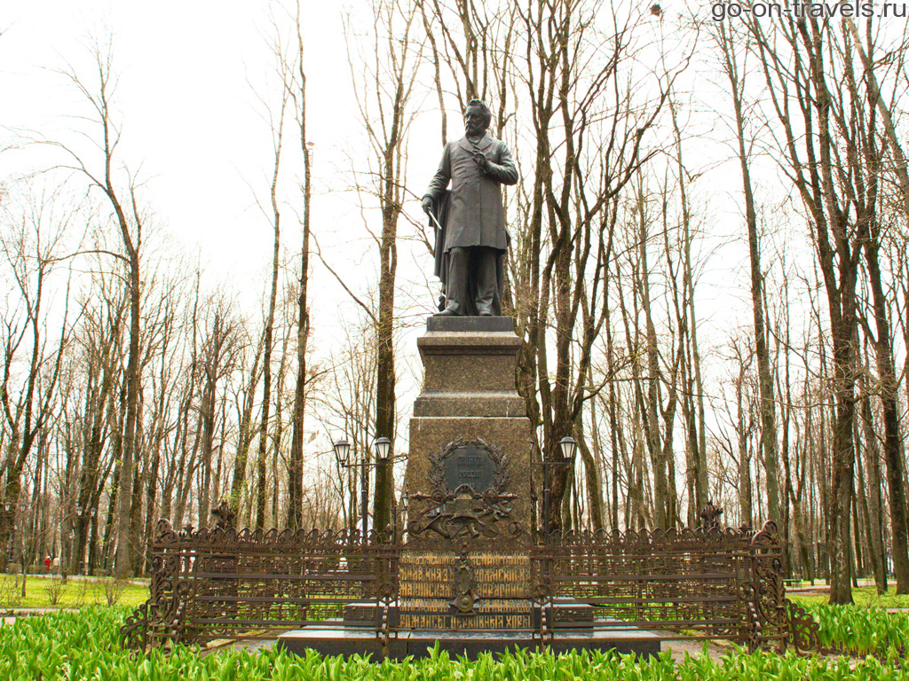 Памятник Глинки. Фото достопримечательностей Смоленска